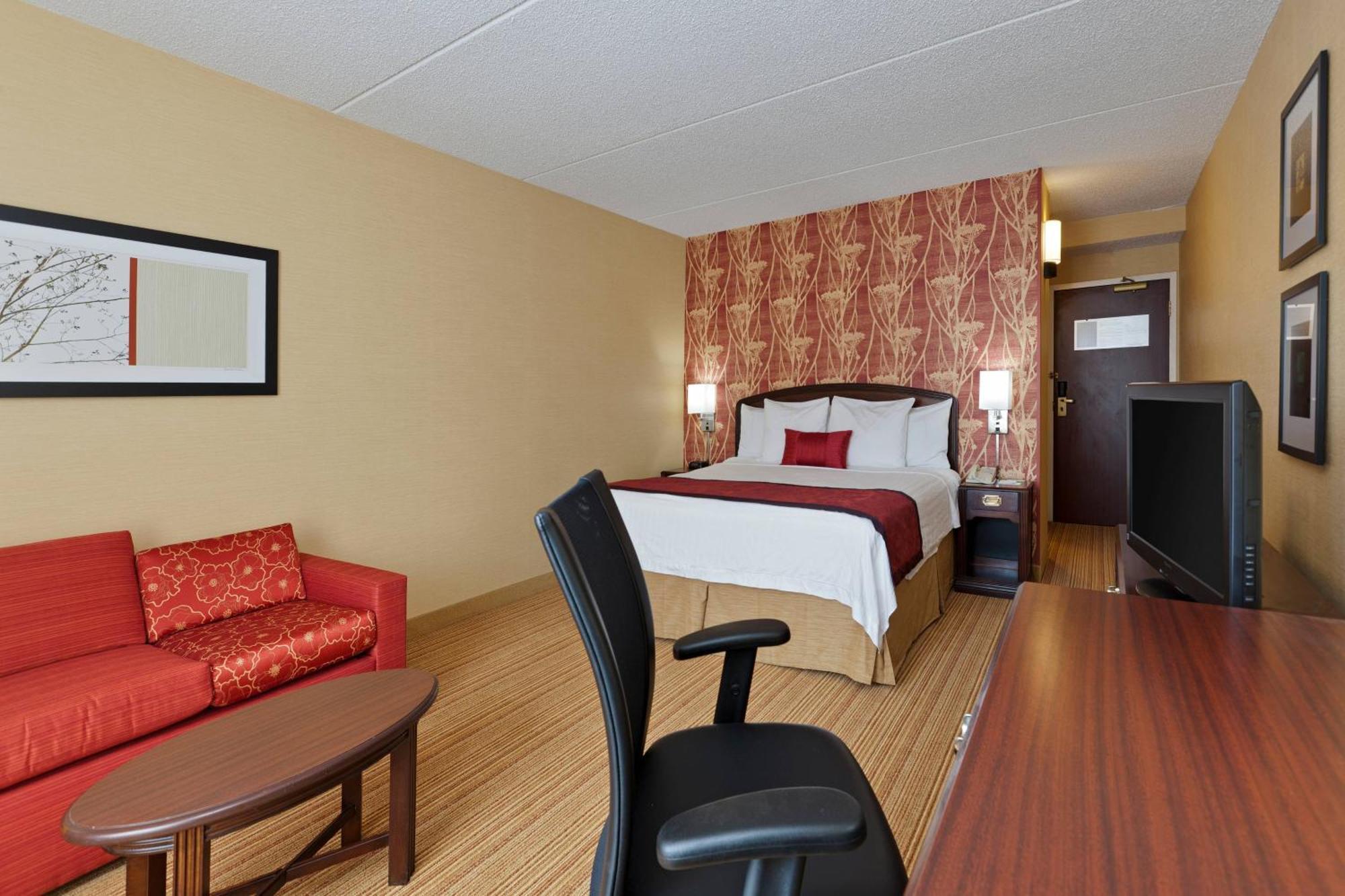 Courtyard Chicago Midway Airport Hotel Bedford Park Exterior photo
