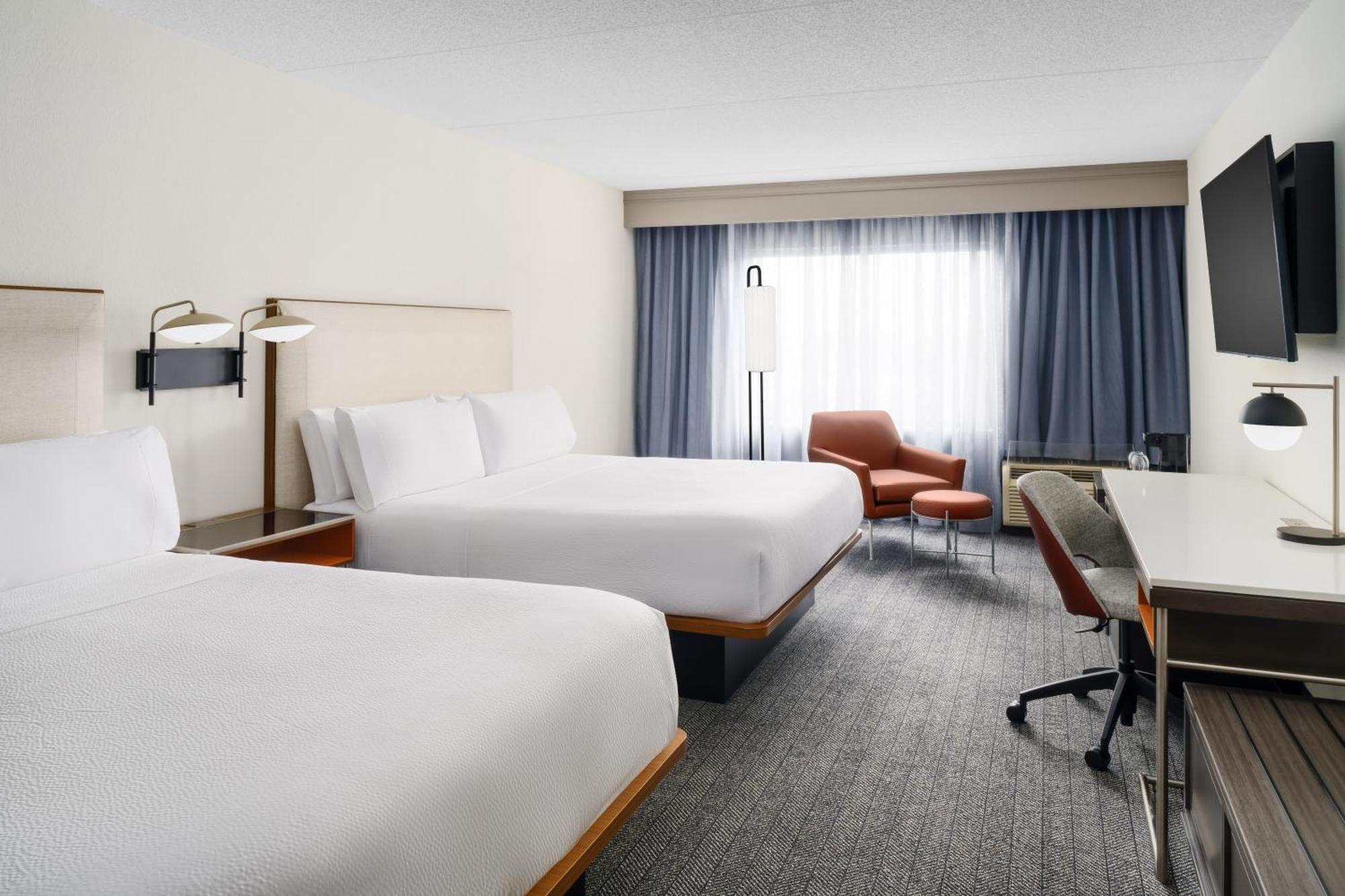 Courtyard Chicago Midway Airport Hotel Bedford Park Exterior photo